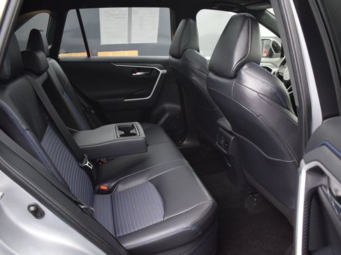 Used 2023 Toyota RAV4 XSE AWD/4WD image 11