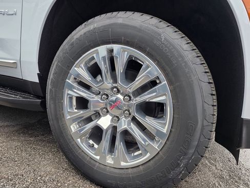 New 2026 GMC Yukon XL Denali w/ Advanced Technology Package image 31