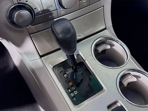 Used 2012 Toyota Highlander Base image 19