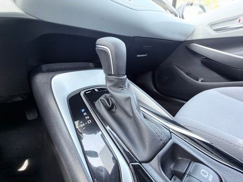Used 2022 Toyota Corolla SE w/ Carpet Mat Package (TMS) FWD image 9
