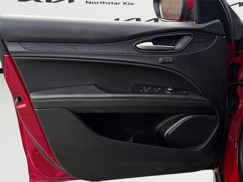 Used 2022 Alfa Romeo Stelvio Sprint image 13