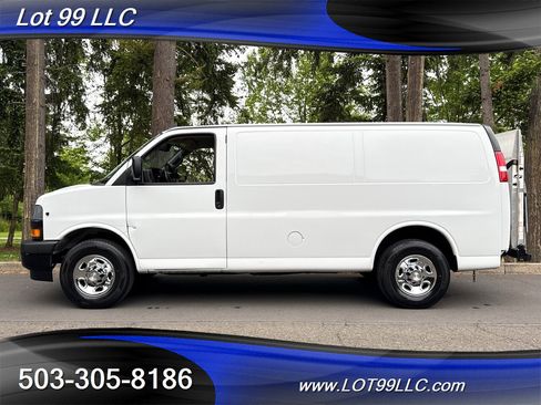 Used 2019 Chevrolet Express 3500 w/ Driver Convenience Package image 9