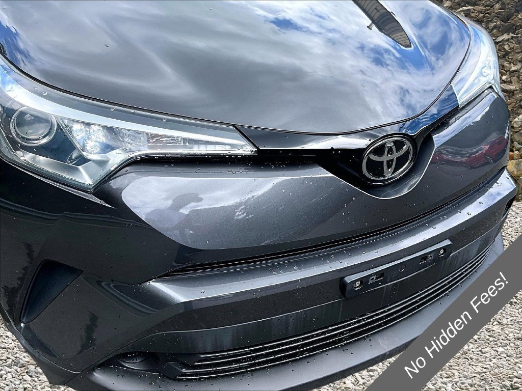 Used 2019 Toyota C-HR LE FWD image 22