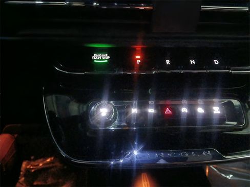 Used 2024 Lincoln Corsair Reserve w/ Jet Appearance Package image 15