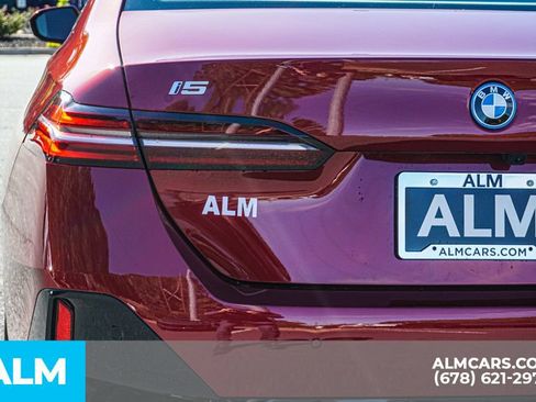 Used 2025 BMW i5 eDrive40i w/ M Sport Package image 15