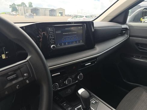 Used 2025 Nissan Kicks S FWD image 8