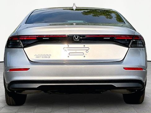 Used 2025 Honda Accord LX image 7