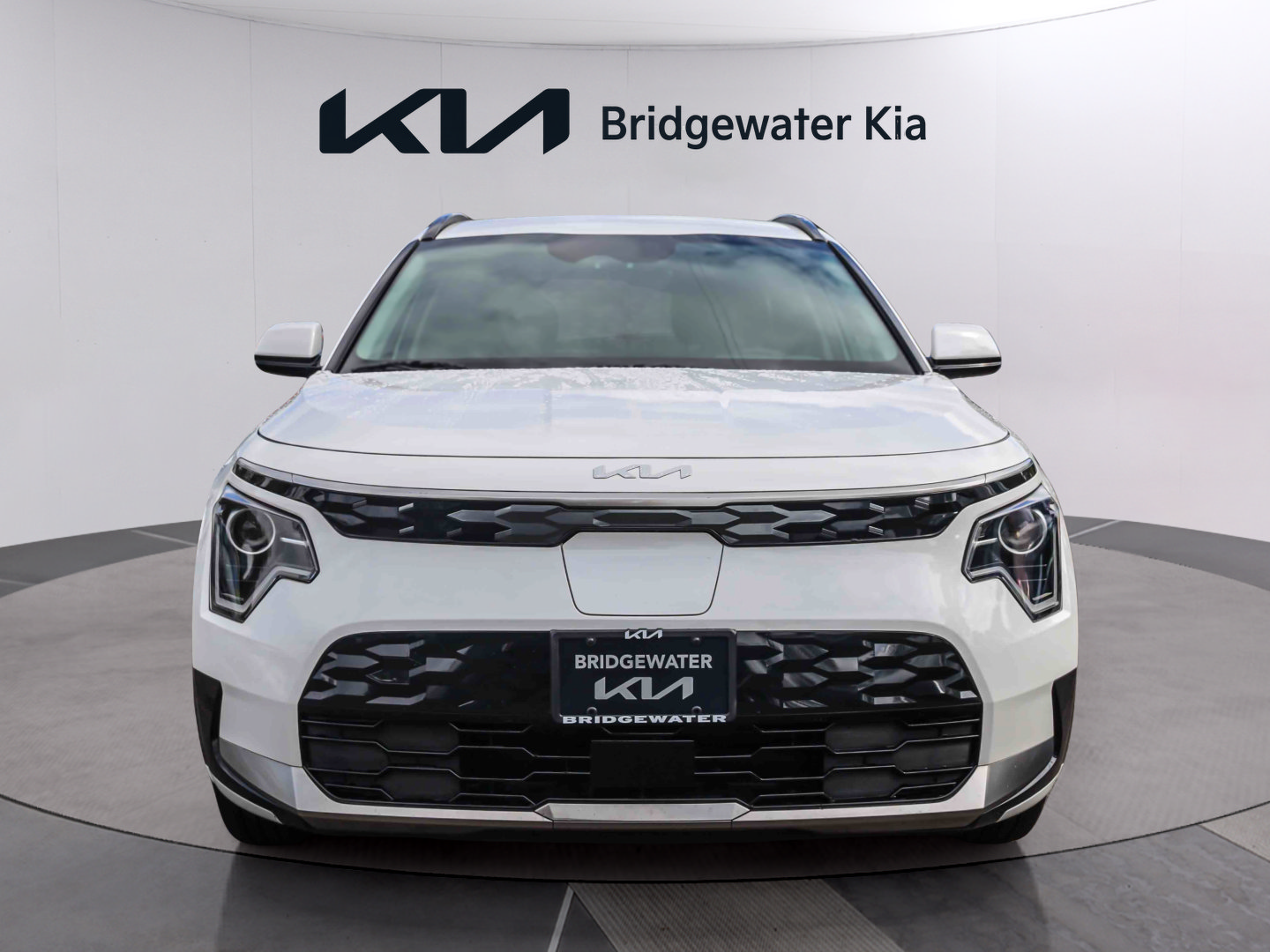 Used 2024 Kia Niro Wind w/ Wind Preserve Package FWD image 2