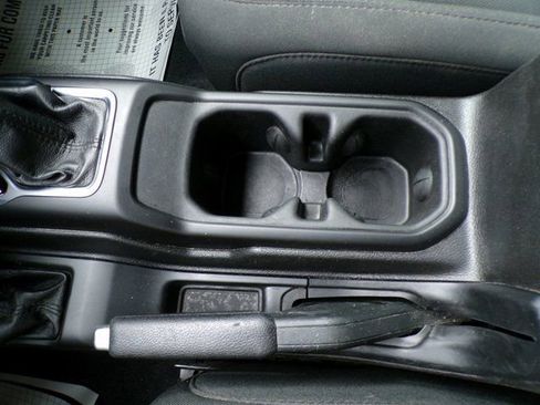 Used 2023 Jeep Gladiator Sport image 27