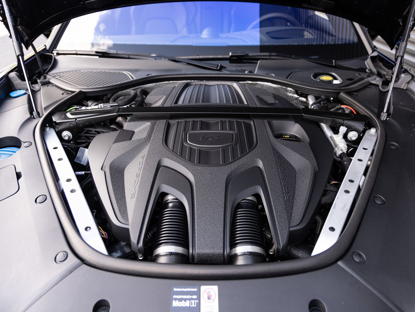 Certified 2026 Porsche Panamera RWD image 35