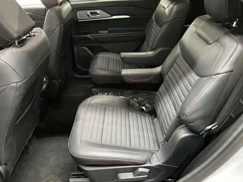 New 2026 Ford Explorer ST-Line w/ ST-Line Street Pack image 13