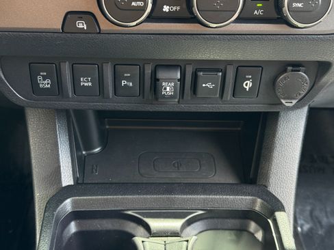 Used 2021 Toyota Tacoma TRD Sport w/ Technology Package RWD image 26