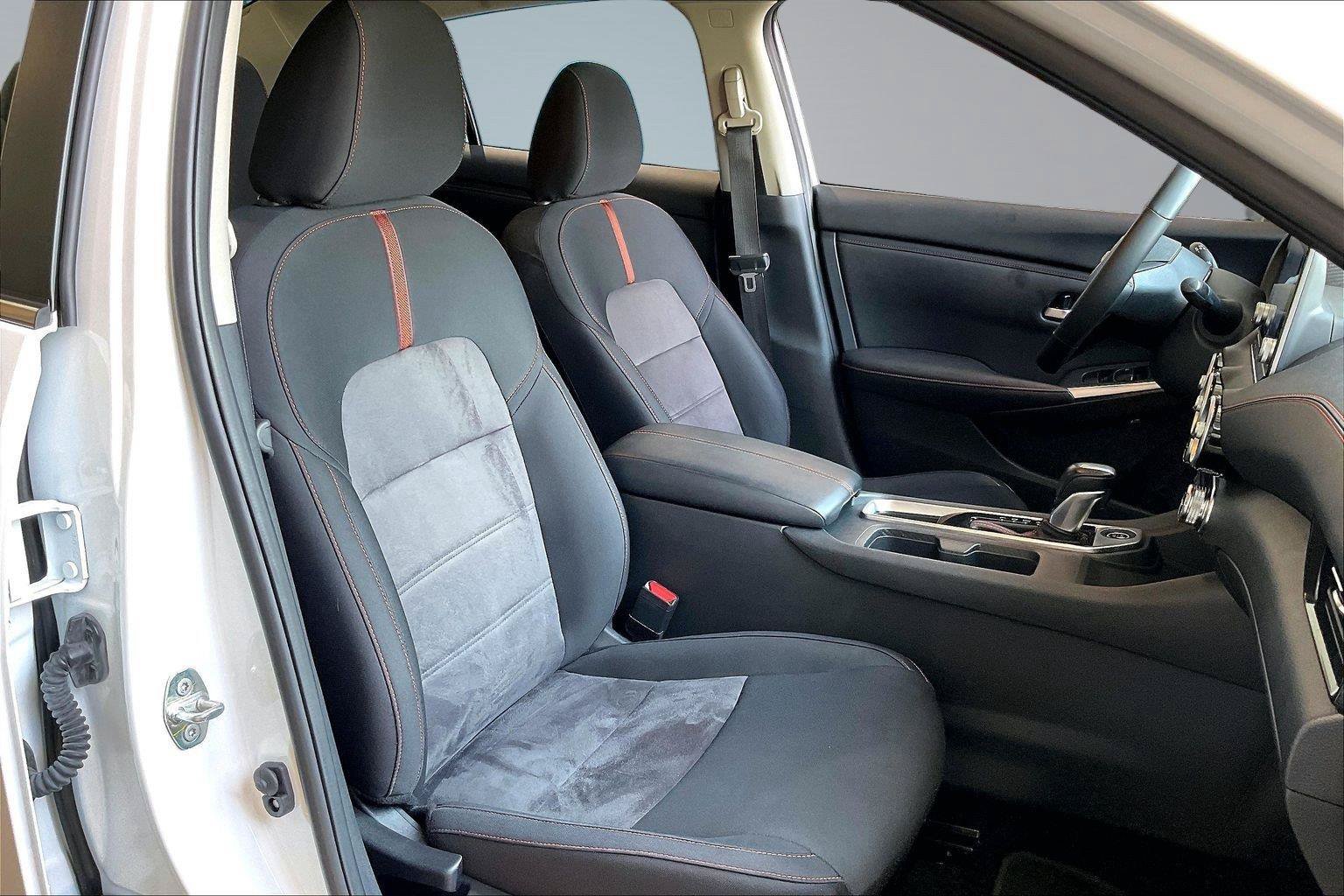Certified 2025 Nissan Sentra SR FWD image 8