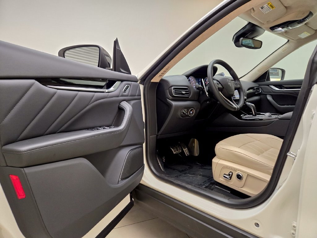 Certified 2023 Maserati Levante Modena AWD/4WD image 15