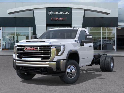 New 2026 GMC Sierra 3500 Pro image 9