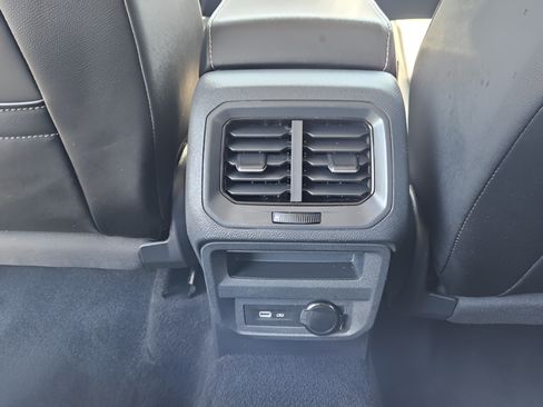 Certified 2024 Volkswagen Tiguan SE AWD/4WD image 10