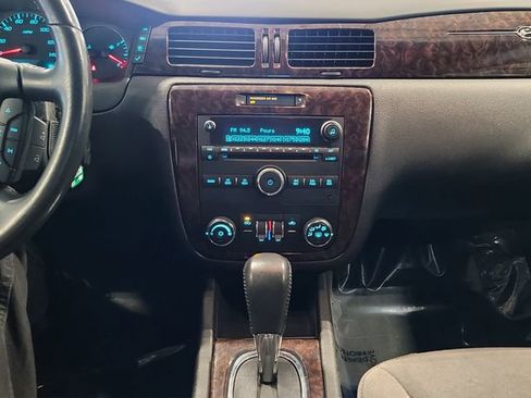 Used 2014 Chevrolet Impala LT w/ LT Sunroof Package image 25