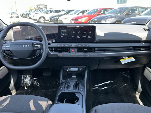 Certified 2026 Kia K4 FWD image 19