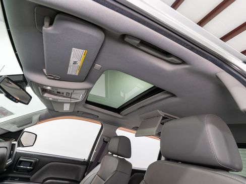 Used 2017 Chevrolet Silverado 1500 LTZ Z71 image 18