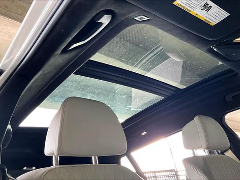 Used 2020 BMW X7 xDrive40i w/ M Sport Package AWD/4WD image 13