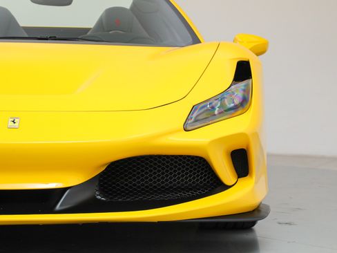 Certified 2022 Ferrari F8 Tributo image 20