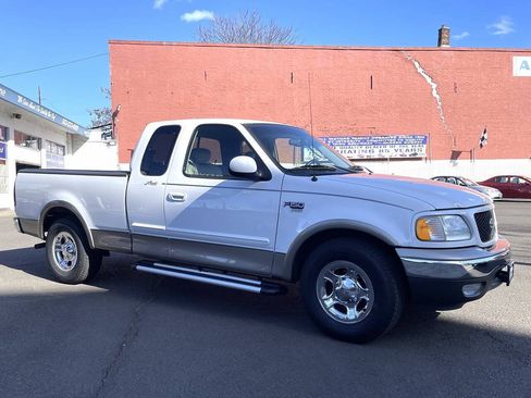 Used 2003 Ford F150 Lariat RWD image 5