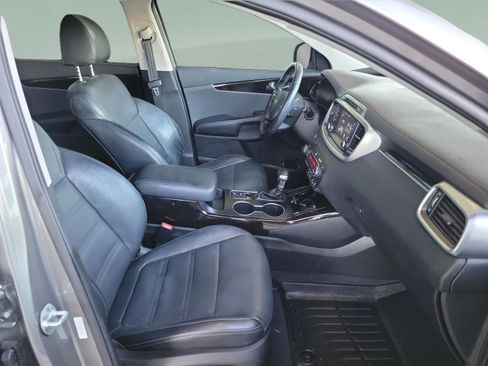Used 2019 Kia Sorento EX image 6