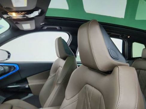 Used 2025 BMW X3 M50 w/ Premium Package image 33