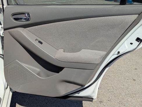 Used 2011 Nissan Altima 2.5 image 24