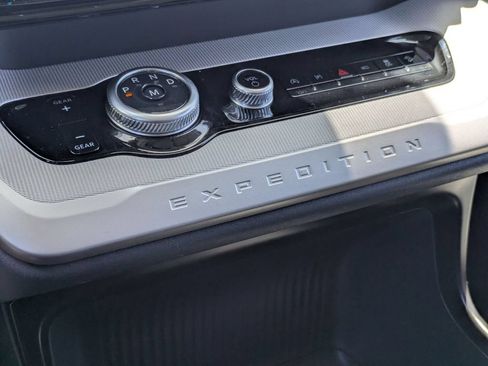 Used 2025 Ford Expedition Max Active AWD/4WD image 22