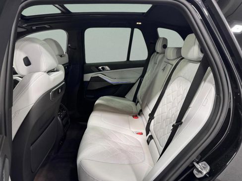 Used 2024 BMW X5 xDrive40i w/ Premium Package image 9