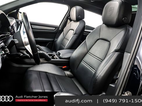 Used 2022 Porsche Cayenne Platinum Edition image 17