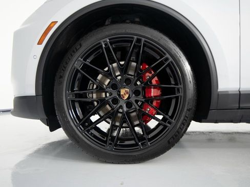 New 2026 Porsche Macan 4S Electric image 15