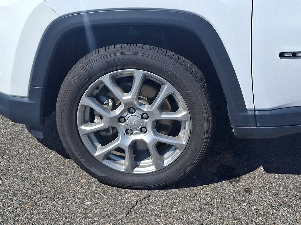 Used 2023 Jeep Compass Latitude AWD/4WD image 8