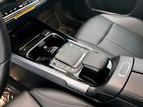 Certified 2022 Mercedes-Benz GLB 250 image 15