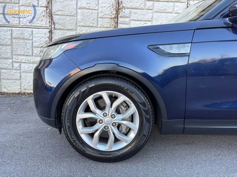 Used 2018 Land Rover Discovery SE image 9