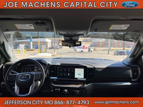 Used 2025 GMC Sierra 1500 SLE image 12