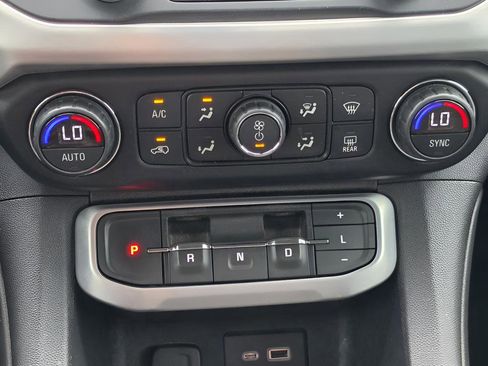 Used 2021 GMC Acadia SLE w/ Elevation Edition FWD image 14