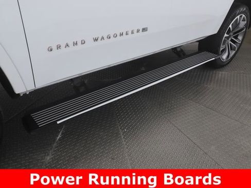 Used 2025 Jeep Grand Wagoneer Series III w/ Rear Seat Video Group 1 AWD/4WD image 16