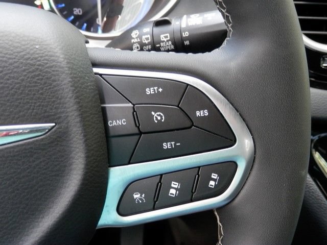 Used 2026 Chrysler Pacifica Select FWD image 21