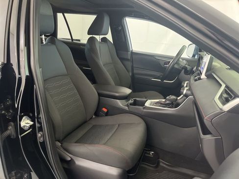 Used 2023 Toyota RAV4 SE w/ Weather & Moonroof Package image 22