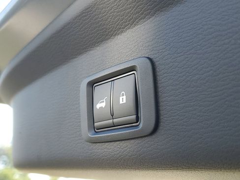 New 2026 Mitsubishi Outlander SE FWD image 11
