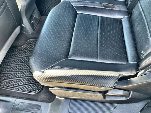 Used 2022 Volkswagen Atlas Cross Sport SE image 17