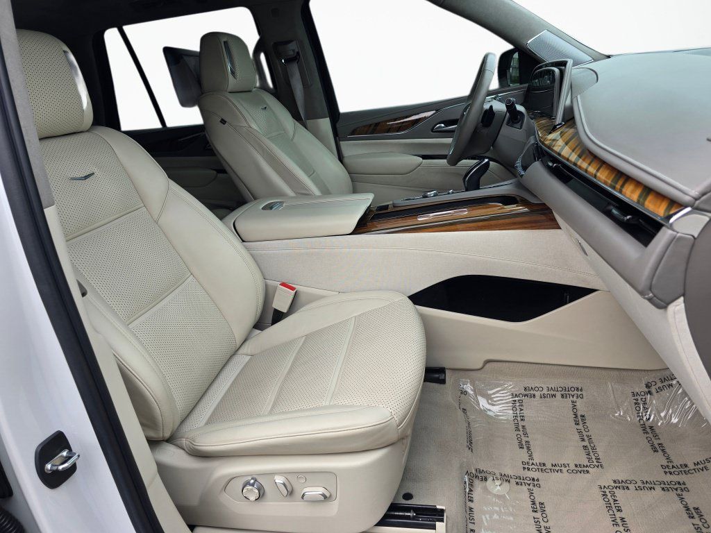 Used 2021 Cadillac Escalade Sport Platinum w/ LPO, ONYX Package AWD/4WD image 28