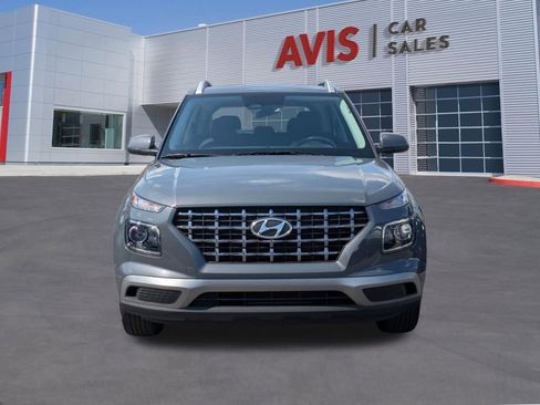 Used 2025 Hyundai Venue SEL FWD image 2