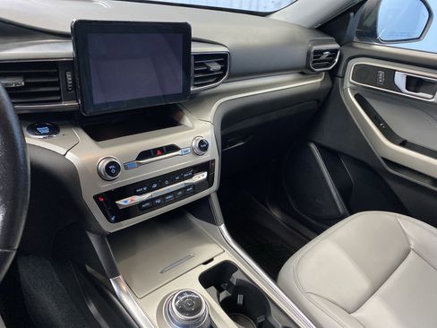 Used 2021 Ford Explorer XLT w/ Equipment Group 202A image 14