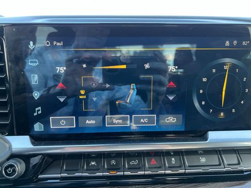 Used 2023 Chevrolet Silverado 1500 LT AWD/4WD image 16
