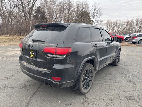 Used 2018 Jeep Grand Cherokee Altitude image 5