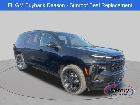 Used 2025 Chevrolet Traverse RS FWD image 5