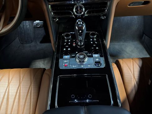 Used 2022 Bentley Flying Spur V8 AWD/4WD image 21